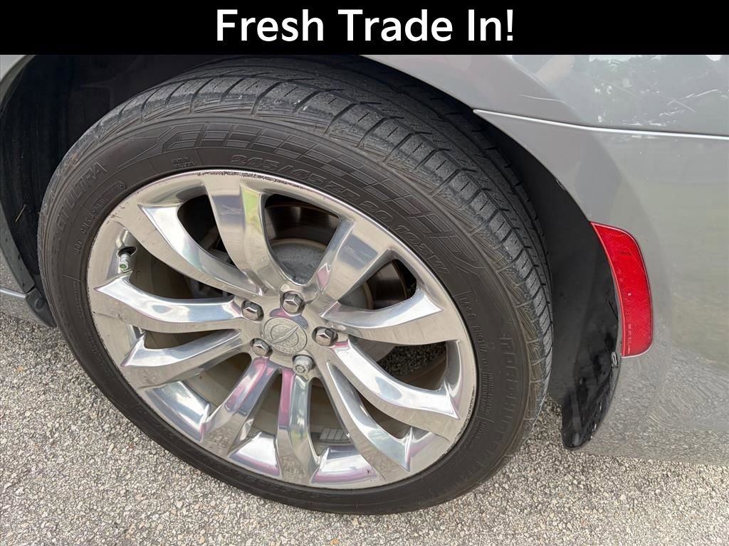 Used 2018 Chrysler 300 Limited w/ Harman/Kardon Audio Group RWD image 6