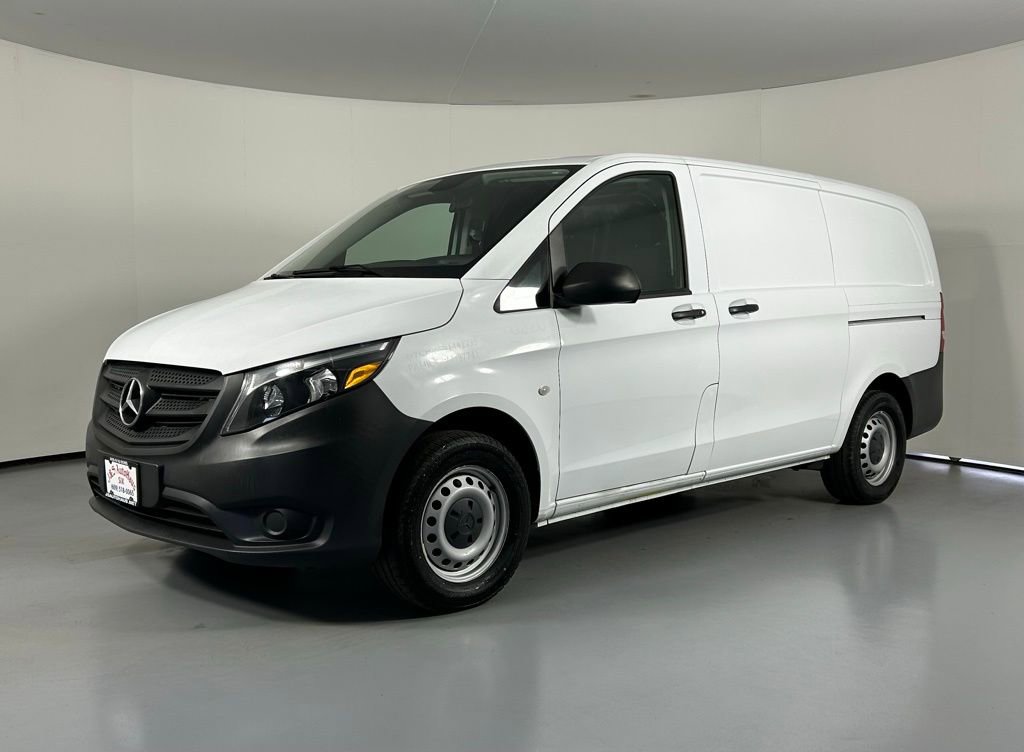 Used 2022 Mercedes-Benz Metris image 3