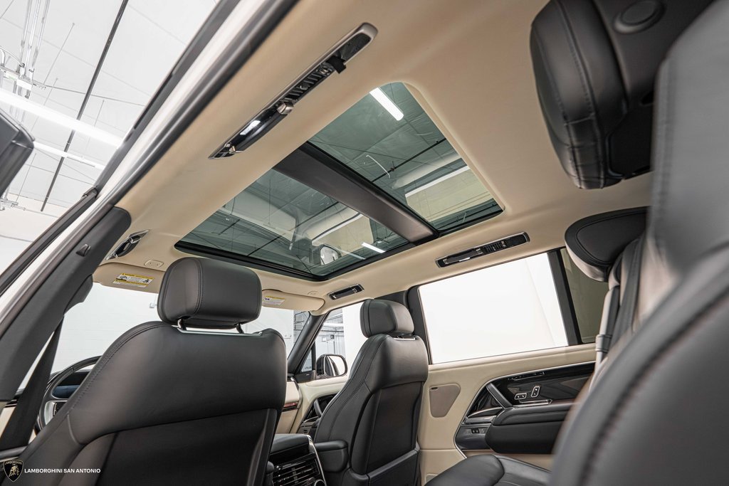 Used 2023 Land Rover Range Rover Long Wheelbase SE image 29