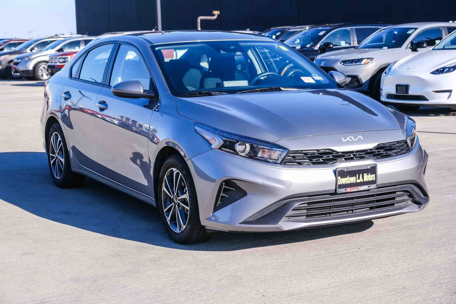 Used 2024 Kia Forte LXS FWD image 3
