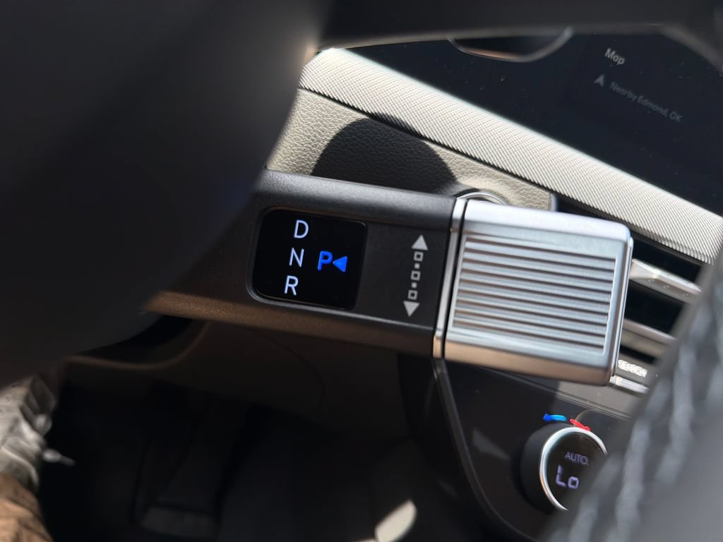 New 2026 Hyundai Sonata Limited FWD image 32