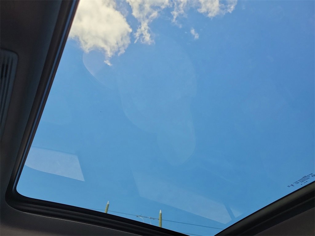 New 2026 Volkswagen Tiguan SE R-Line image 22