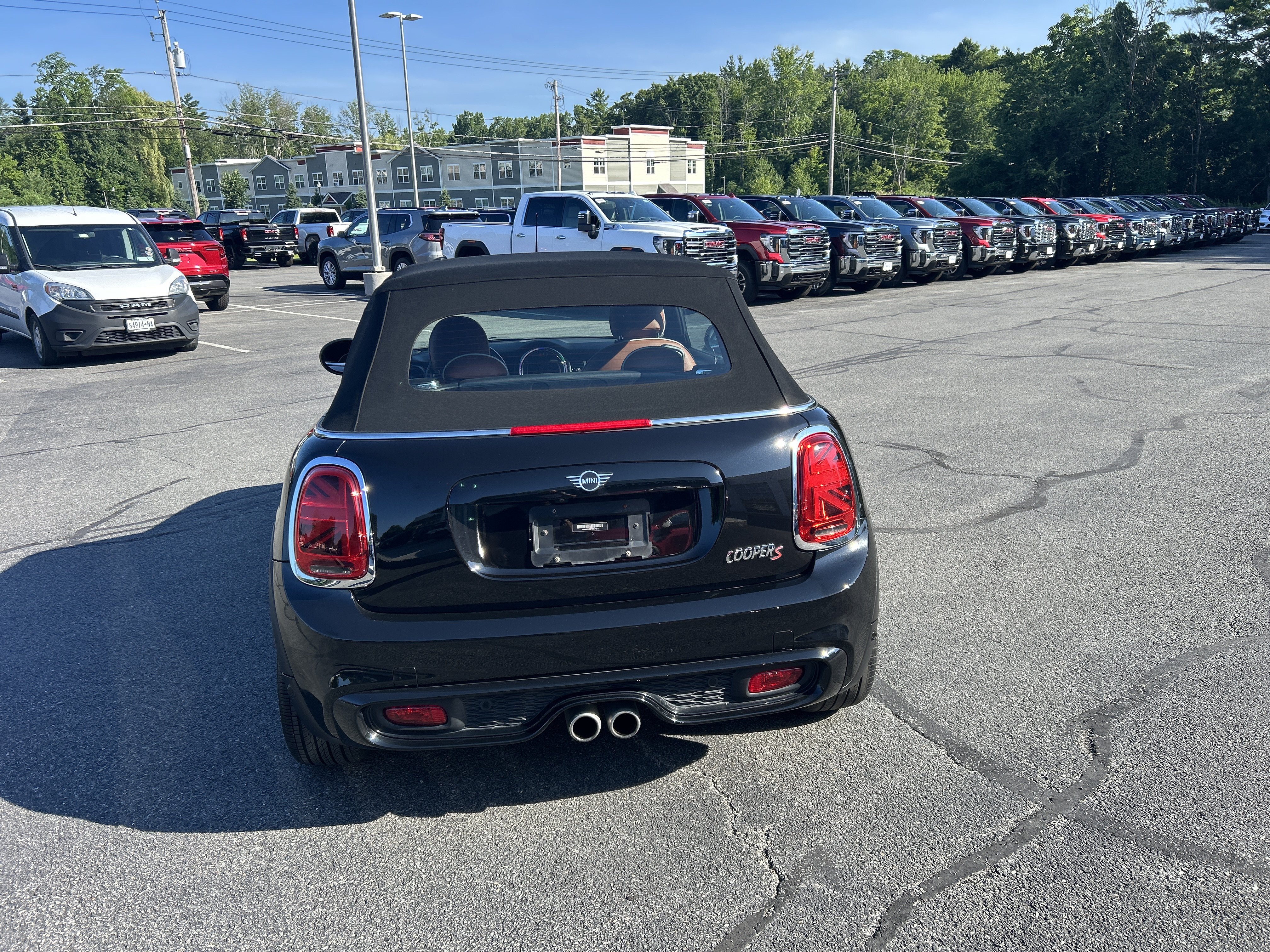 Used 2019 MINI Cooper S w/ Signature Upholstery Package FWD image 7