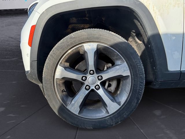 Used 2023 Jeep Grand Cherokee L Limited w/ Luxury Tech Group II image 14