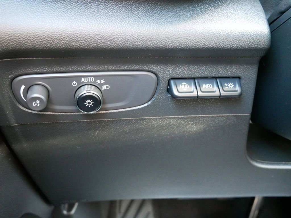 Used 2023 Buick Envision Avenir image 17