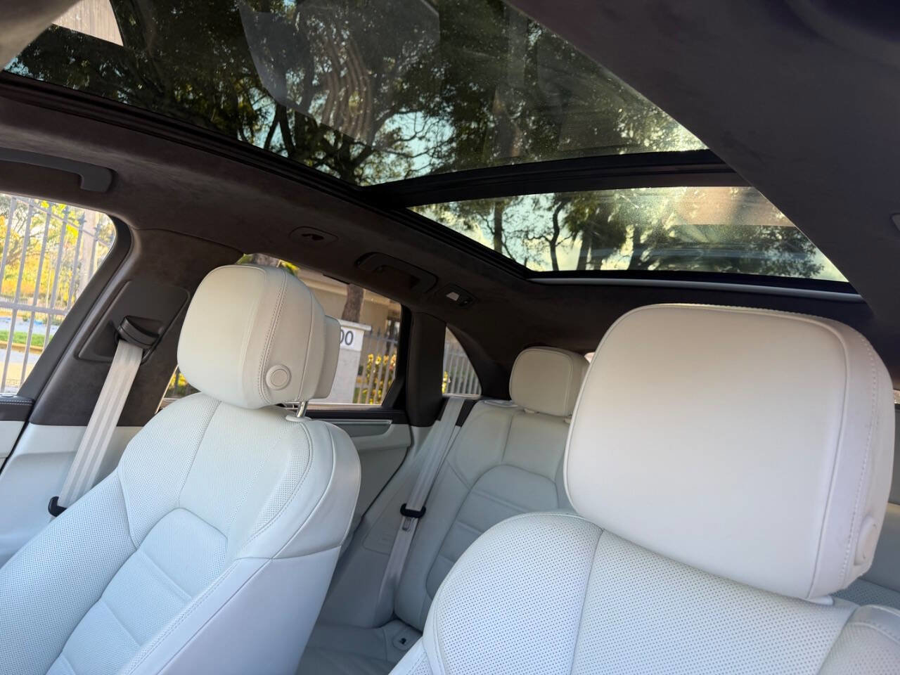 Used 2017 Porsche Macan Turbo image 41