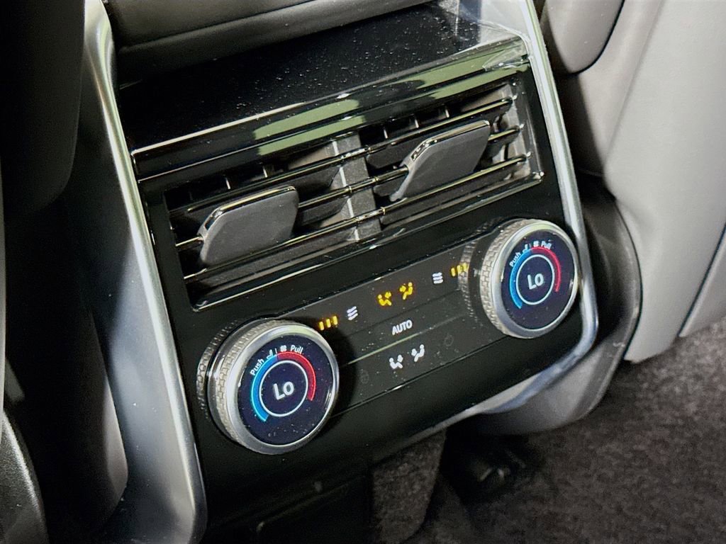 New 2026 Land Rover Range Rover SE image 27