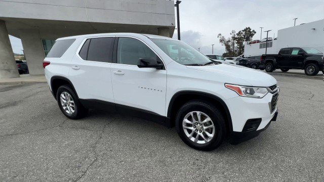Used 2020 Chevrolet Traverse LS image 2