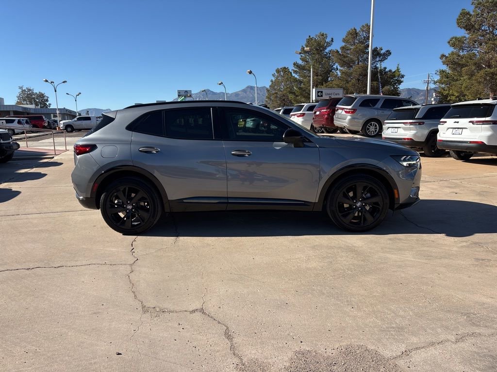 Used 2022 Buick Envision Essence w/ Technology Package I image 4