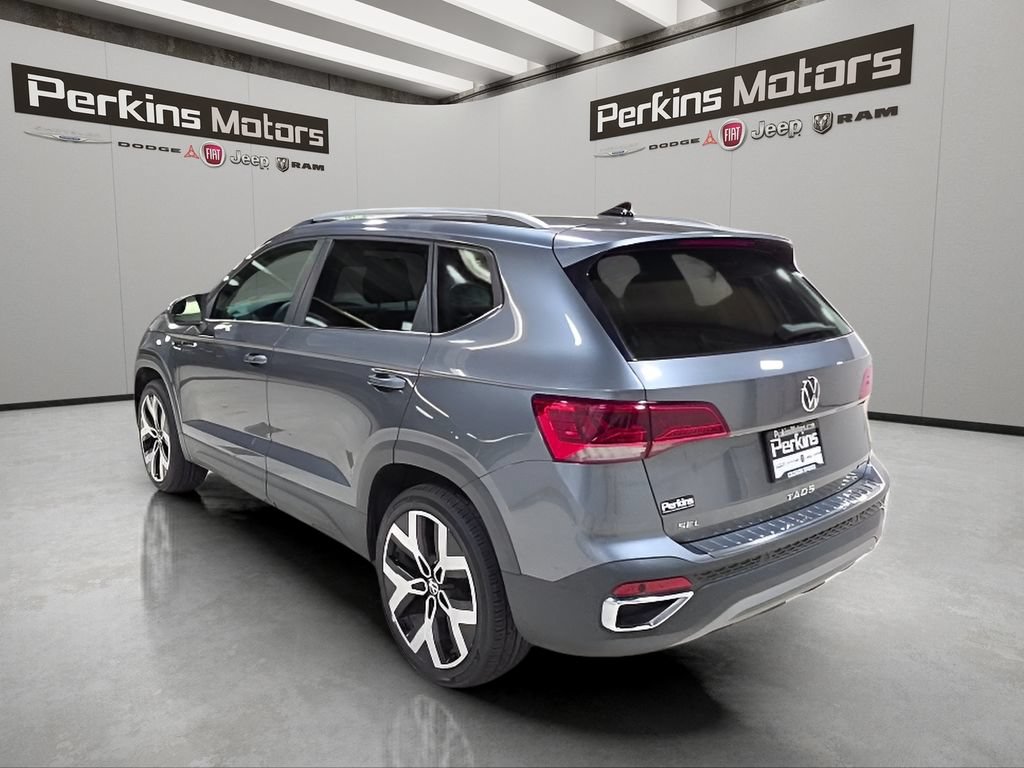 Used 2022 Volkswagen Taos SEL w/ Panoramic Sunroof Package AWD/4WD image 3