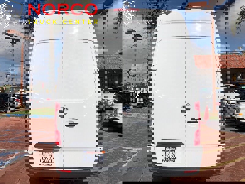 Used 2019 Freightliner Sprinter 3500 image 11