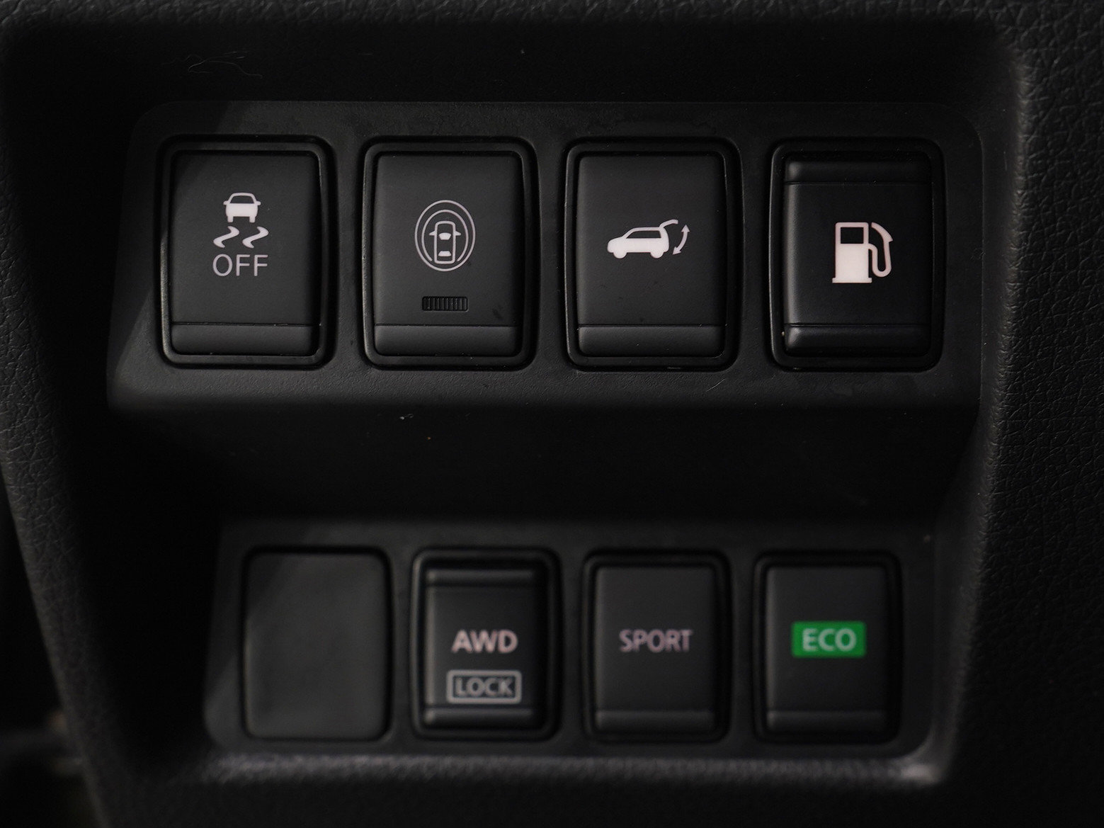 Used 2020 Nissan Rogue SV image 25