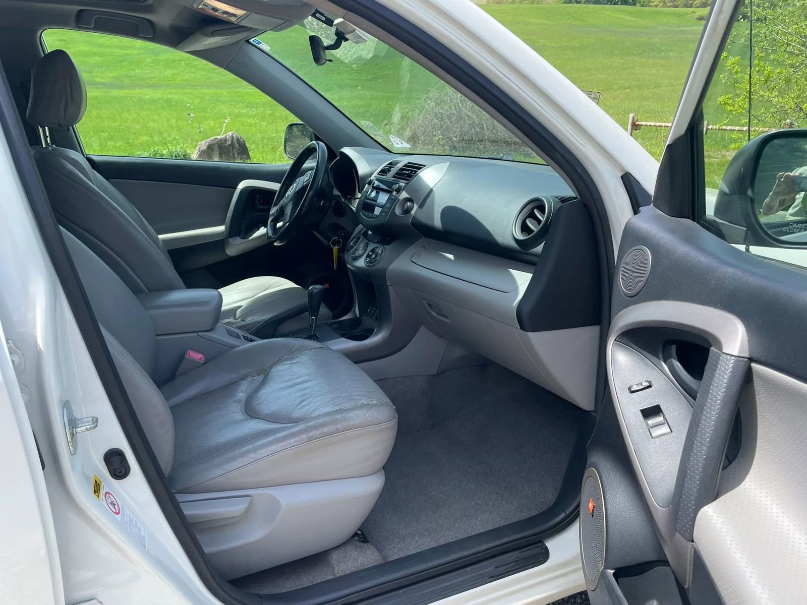 Used 2008 Toyota RAV4 Limited AWD/4WD image 27