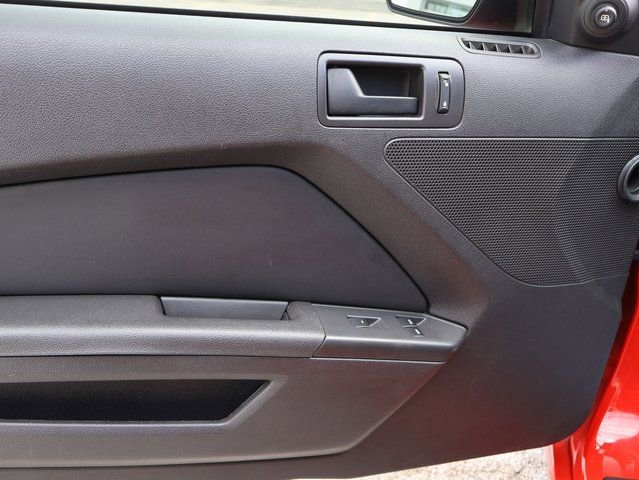 Used 2013 Ford Mustang GT image 27