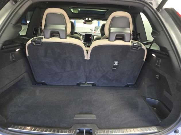 Used 2025 Volvo XC90 B5 Plus AWD/4WD image 14