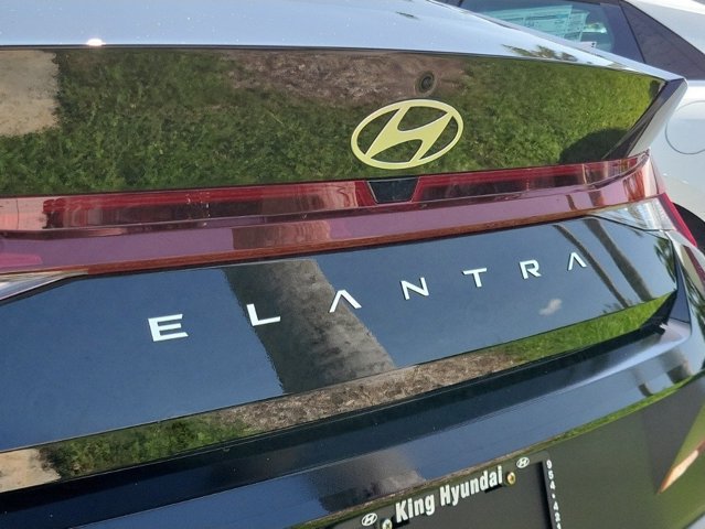 Certified 2026 Hyundai Elantra SE FWD image 23