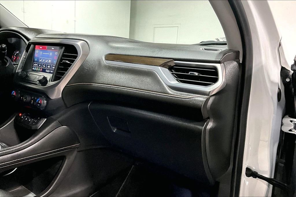 Used 2022 GMC Acadia AT4 w/ Technology Package image 19