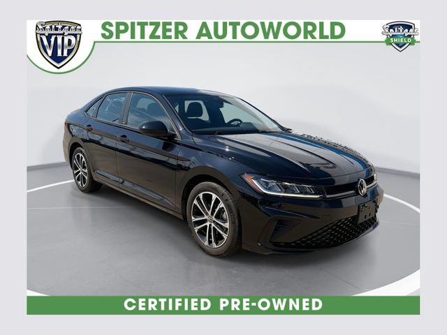 Used 2025 Volkswagen Jetta Sport FWD image 1