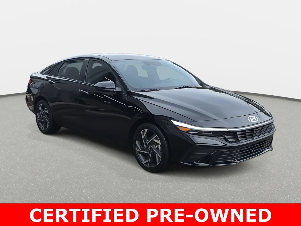 Certified 2025 Hyundai Elantra SEL FWD image 3
