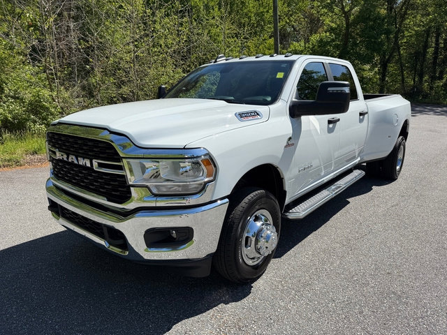 Used 2024 RAM 3500 Big Horn AWD/4WD image 2