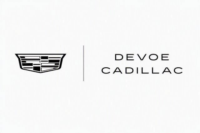 Used 2021 Cadillac XT5 Premium Luxury w/ LPO, Premium Carpet Package FWD image 2