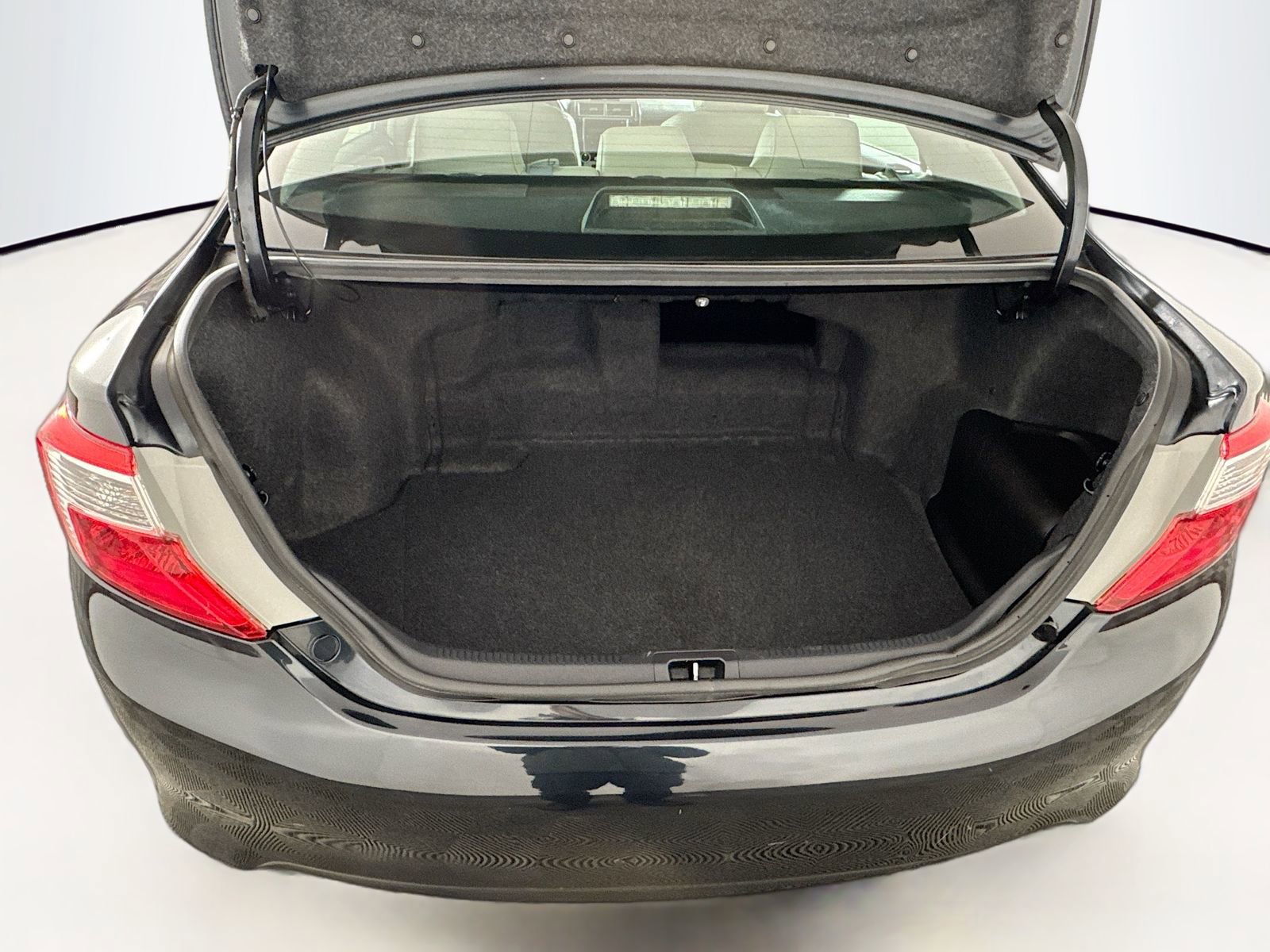 Used 2012 Toyota Camry LE image 20