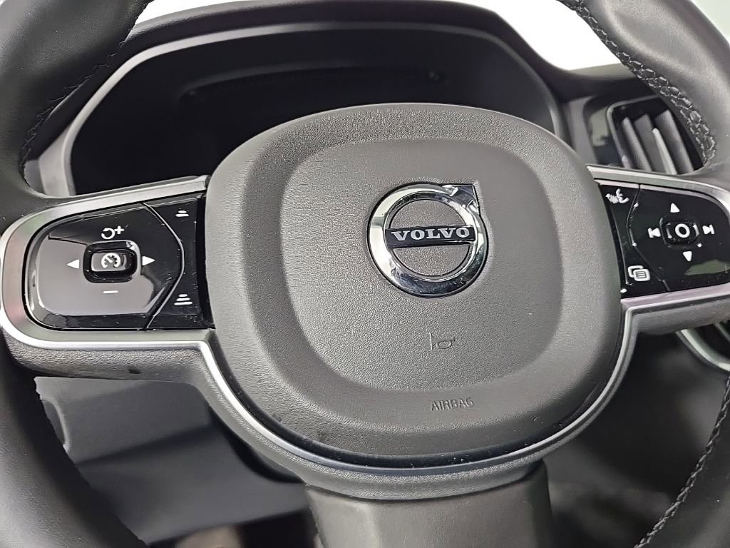 Certified 2025 Volvo V60 B5 Cross Country Plus image 23