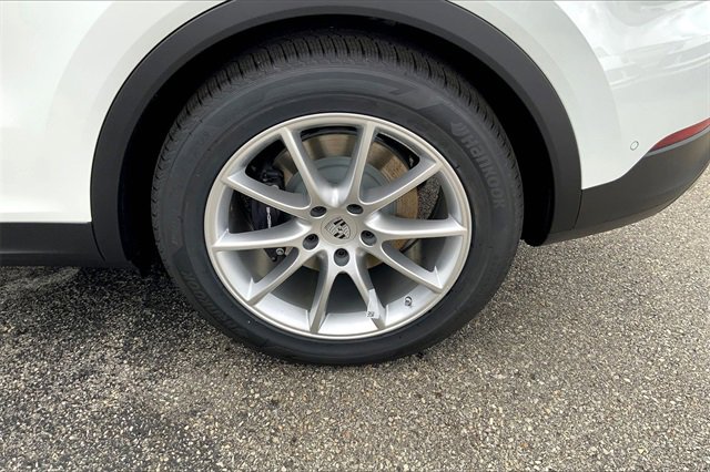 New 2026 Porsche Cayenne Coupe image 16