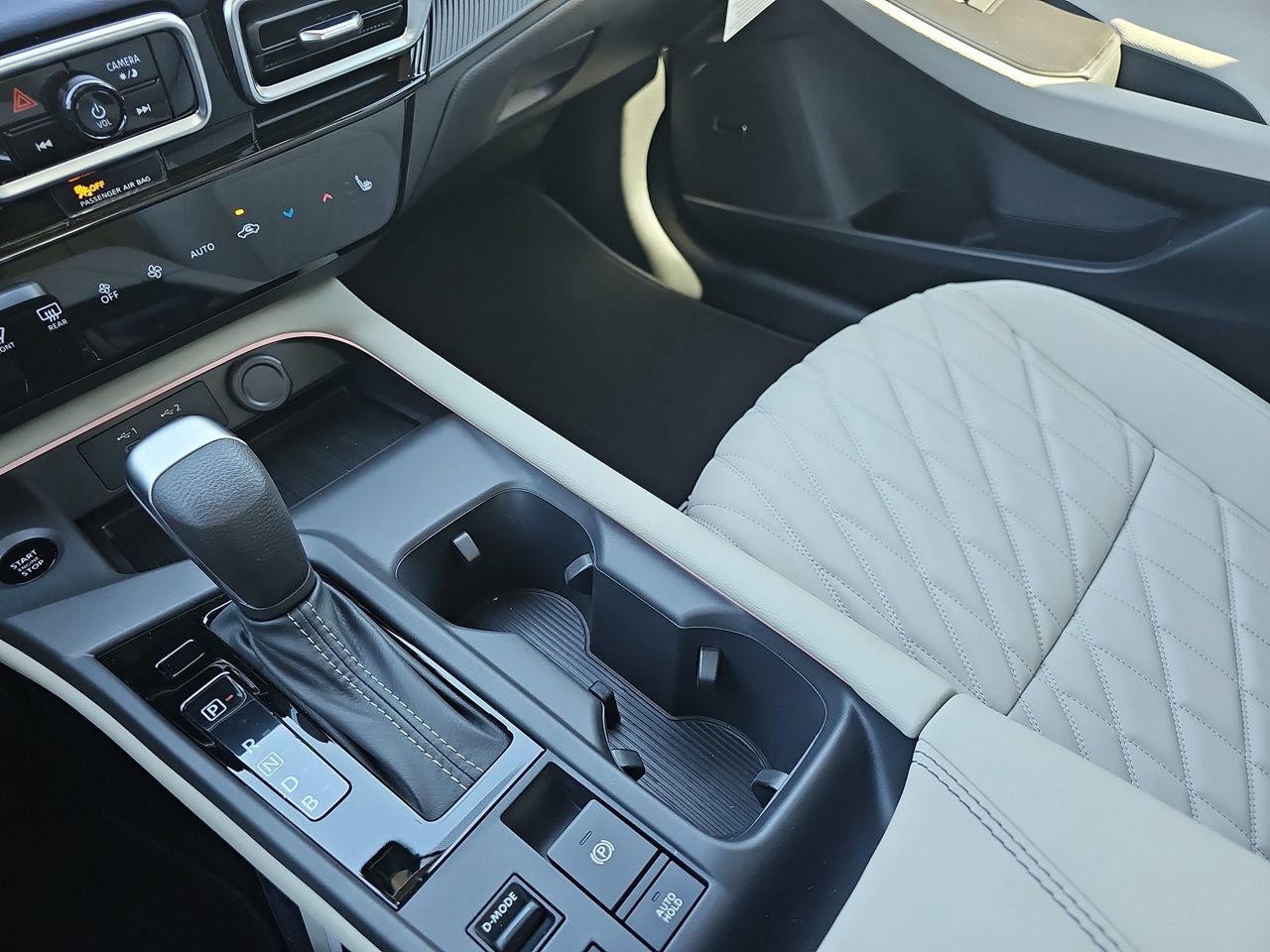 New 2026 Nissan Sentra SL w/ Floor Mat Package FWD image 24