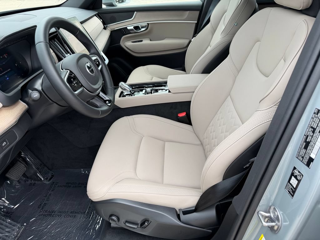 New 2026 Volvo XC90 B6 Plus w/ Protection Package Premier AWD/4WD image 17