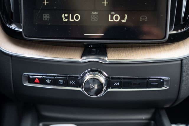 New 2026 Volvo XC60 B5 Plus w/ Protection Package Premier image 24