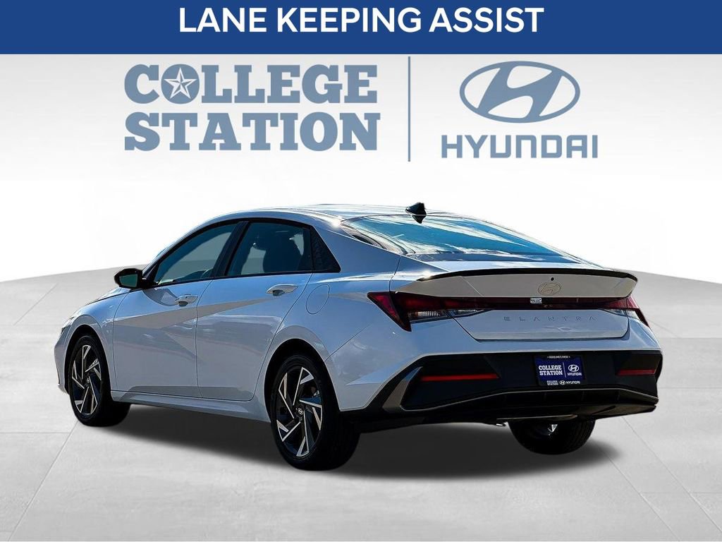 Used 2025 Hyundai Elantra Sport w/ Cargo Package image 8