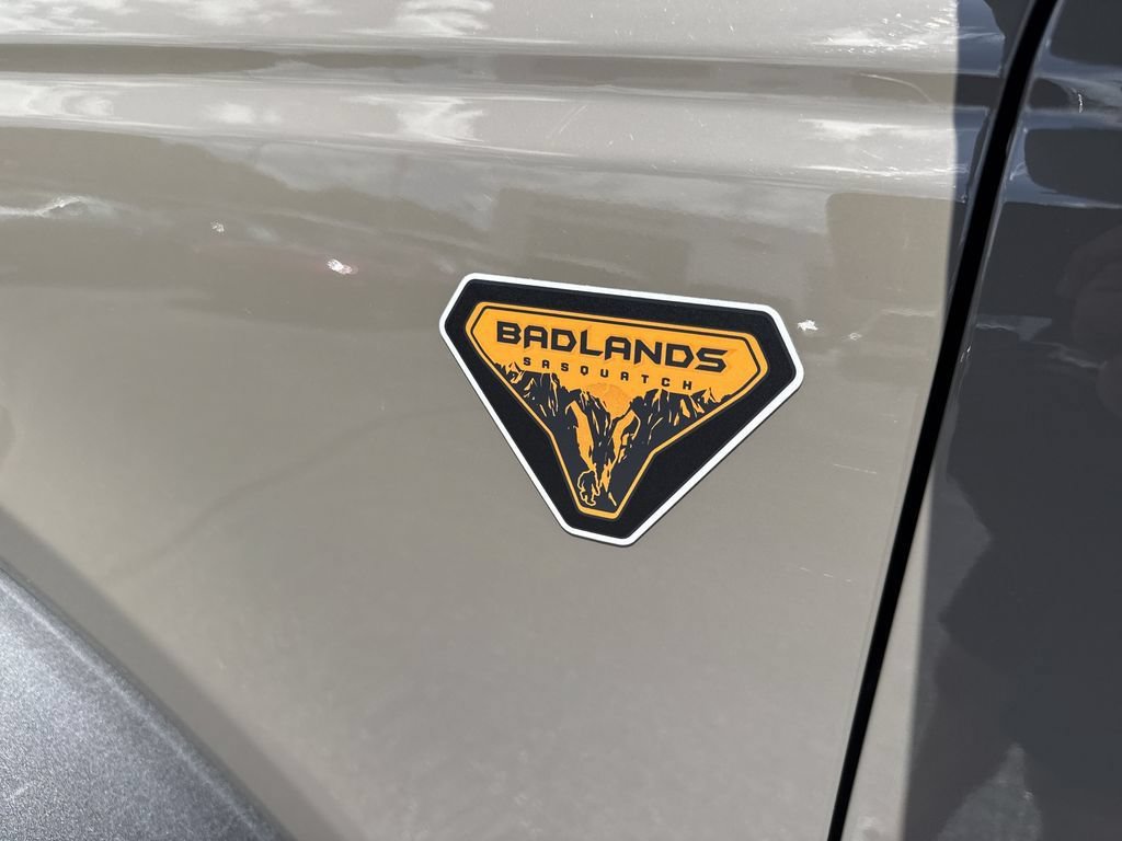 Used 2025 Ford Bronco Badlands AWD/4WD image 11