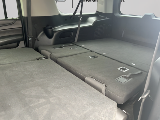 Used 2018 Chevrolet Suburban LS AWD/4WD image 18
