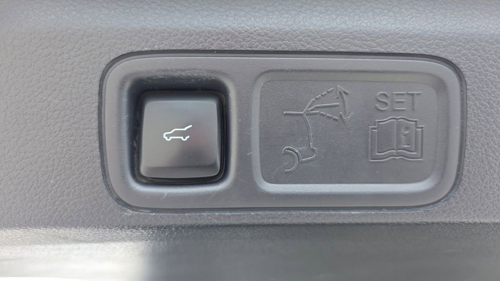 Used 2024 Ford Expedition Max XLT AWD/4WD image 18