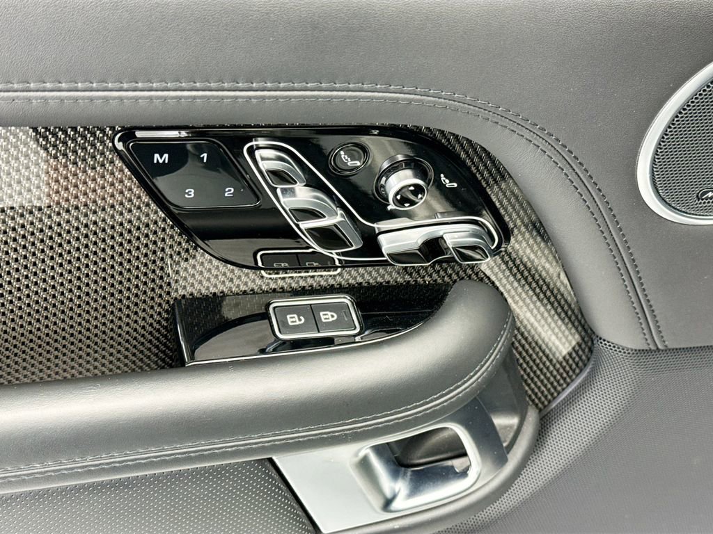 Used 2021 Land Rover Range Rover SV Autobiography Dynamic image 22