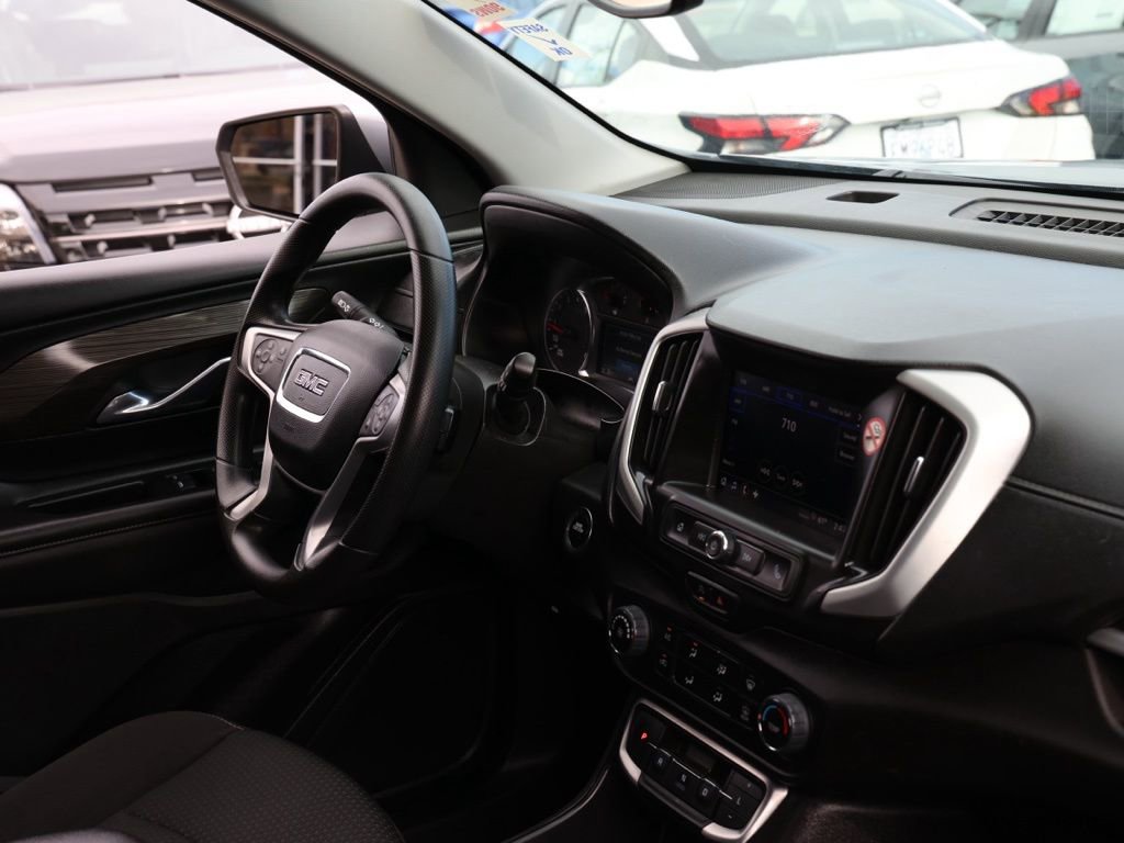 Used 2024 GMC Terrain SLE image 20