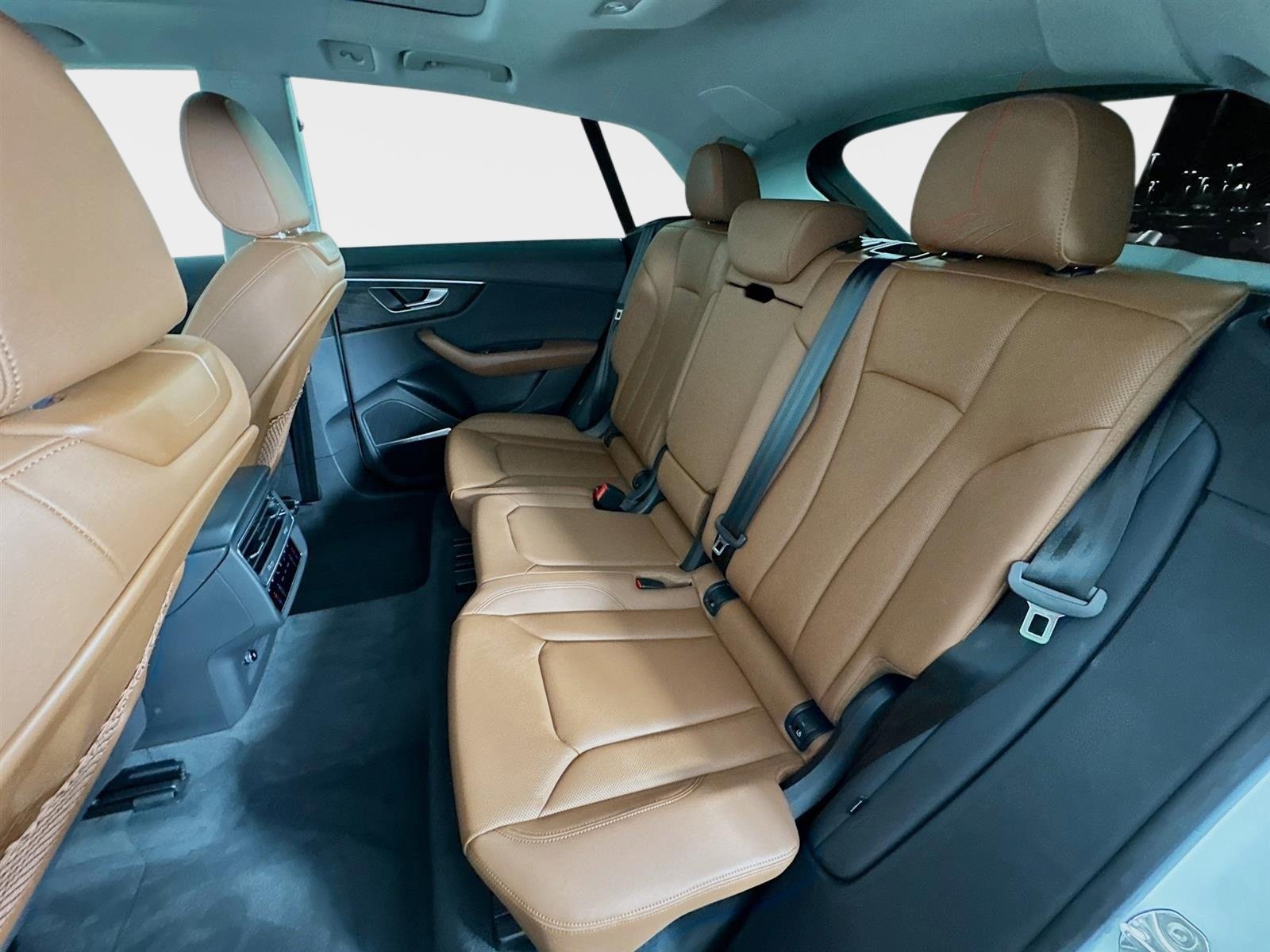 Used 2022 Audi Q8 Premium Plus AWD/4WD image 25