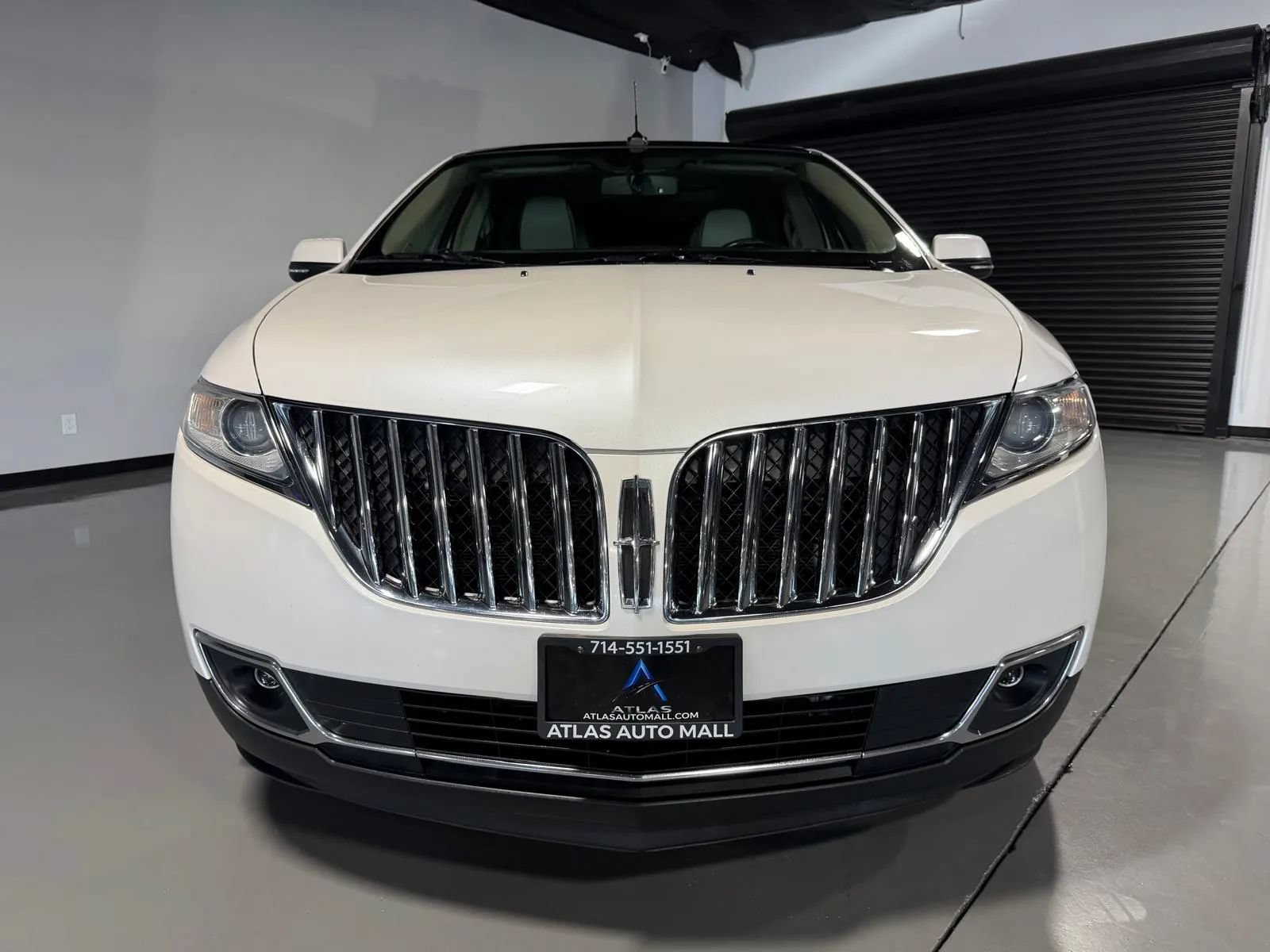 Used 2014 Lincoln MKX FWD w/ Equipment Group 101A image 2
