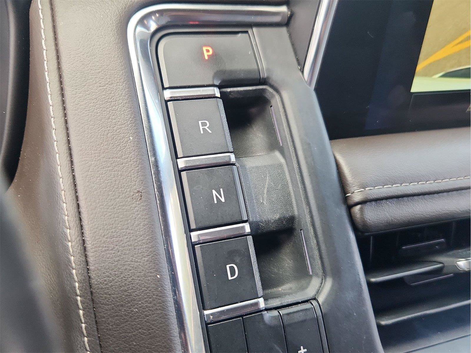 Certified 2023 Chevrolet Suburban LT AWD/4WD image 16
