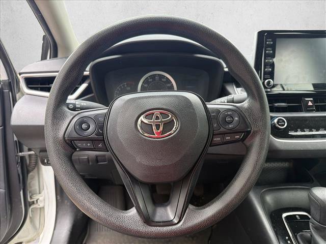 Used 2020 Toyota Corolla LE FWD image 12