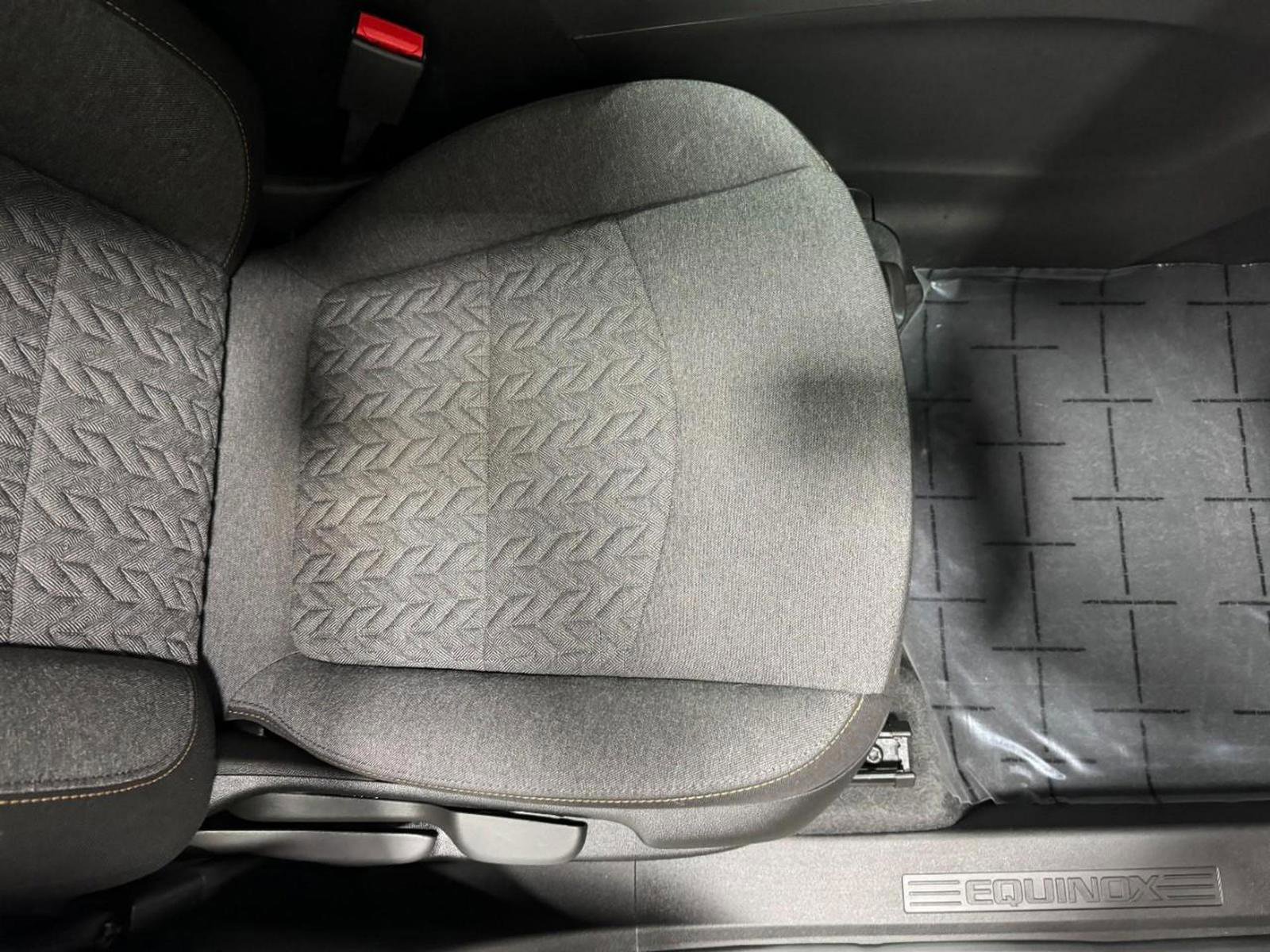 Used 2023 Chevrolet Equinox LT w/ Driver Convenience Package image 18