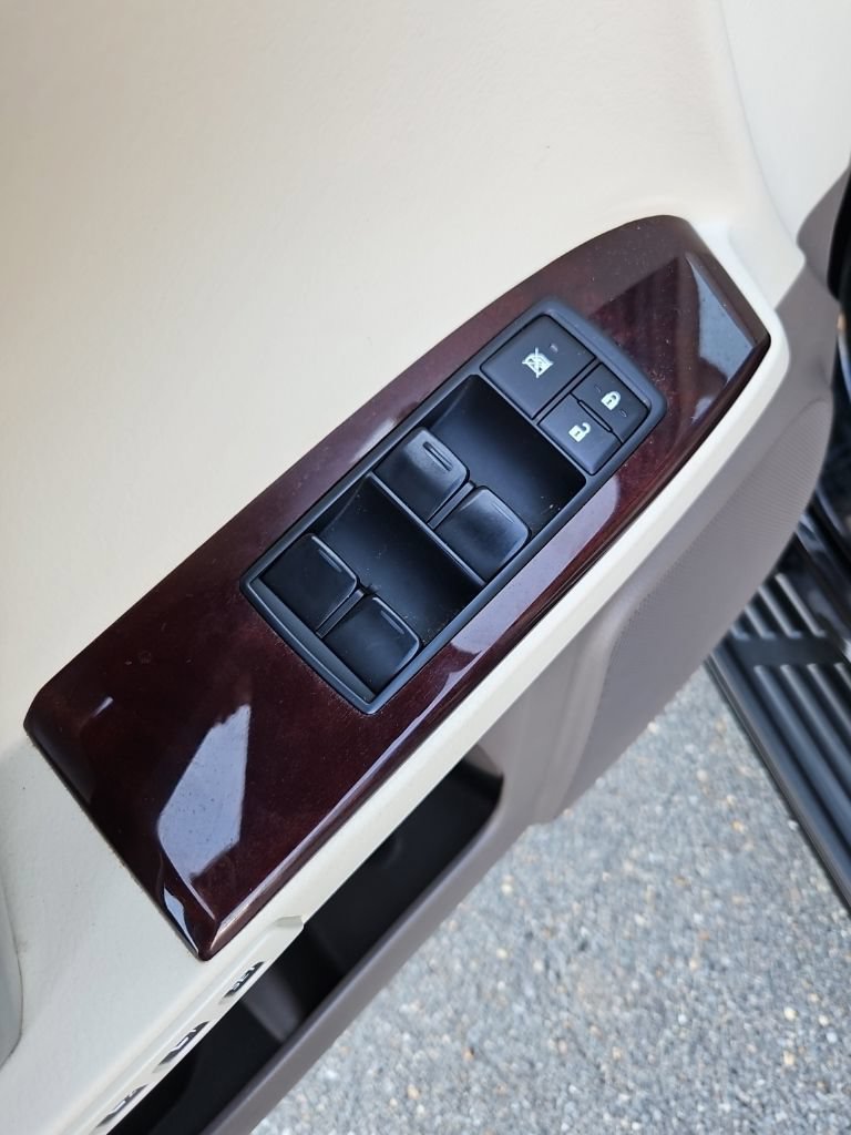 Used 2015 Lexus GX 460 w/ Premium Package AWD/4WD image 29