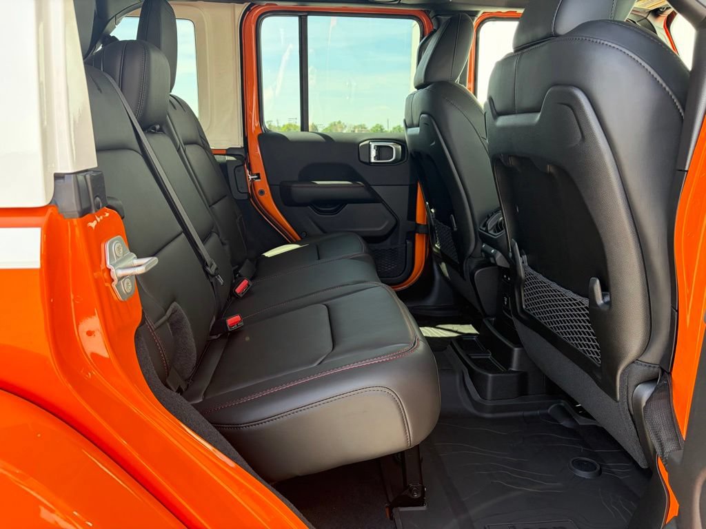 New 2026 Jeep Wrangler Unlimited Rubicon w/ Whitecap Package AWD/4WD image 19