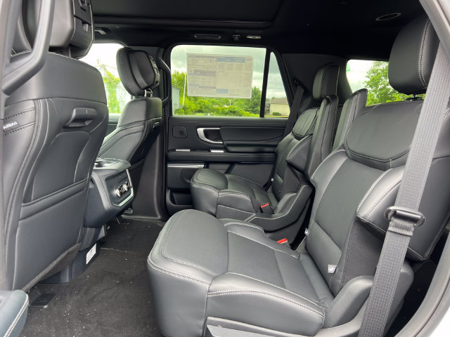 New 2026 Ford Expedition Platinum w/ Stealth Performance Package AWD/4WD image 7