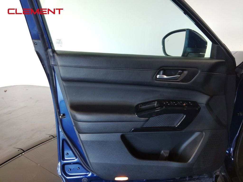 Used 2022 Nissan Pathfinder SV image 20