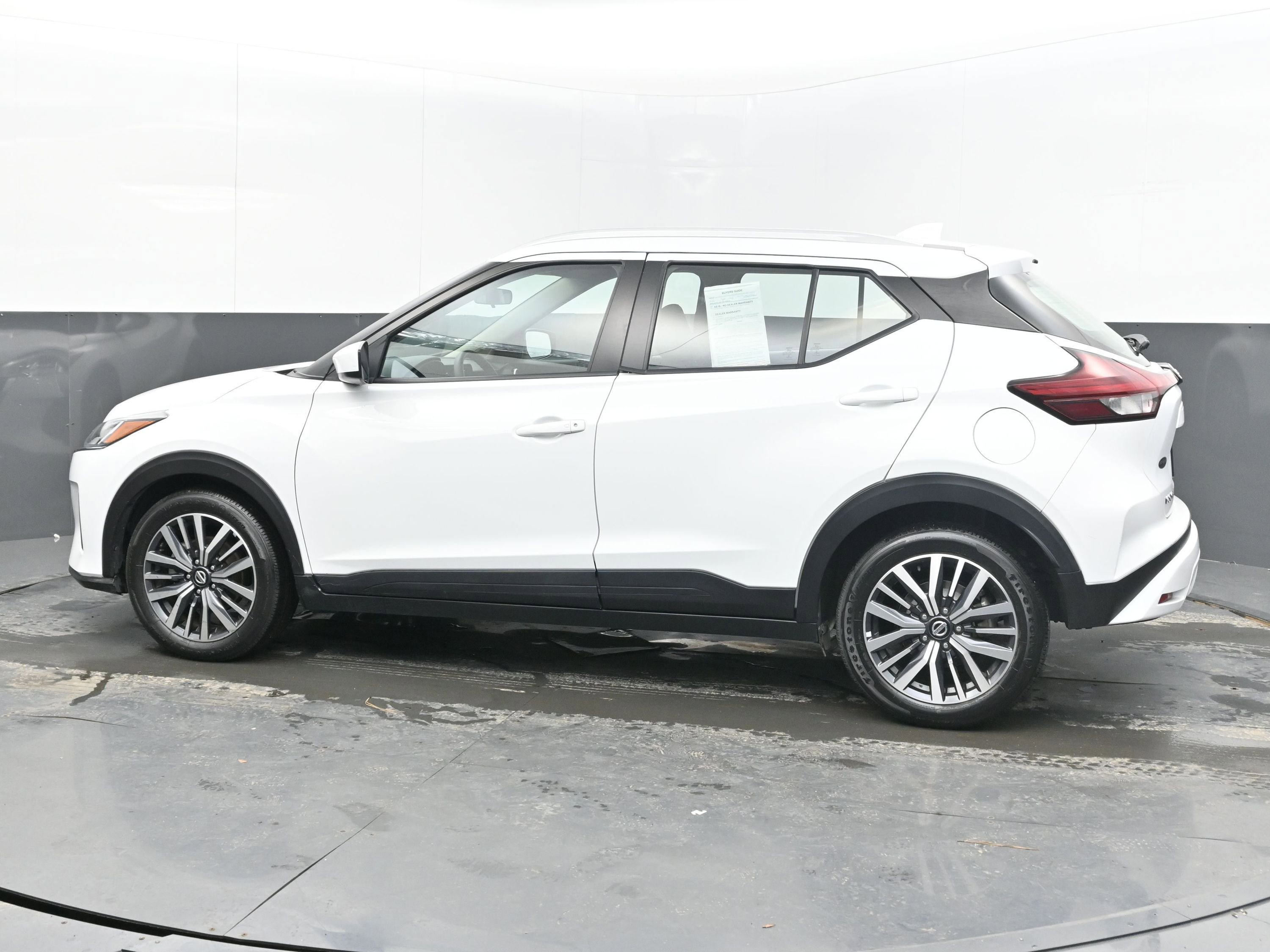 Certified 2021 Nissan Kicks SV image 5