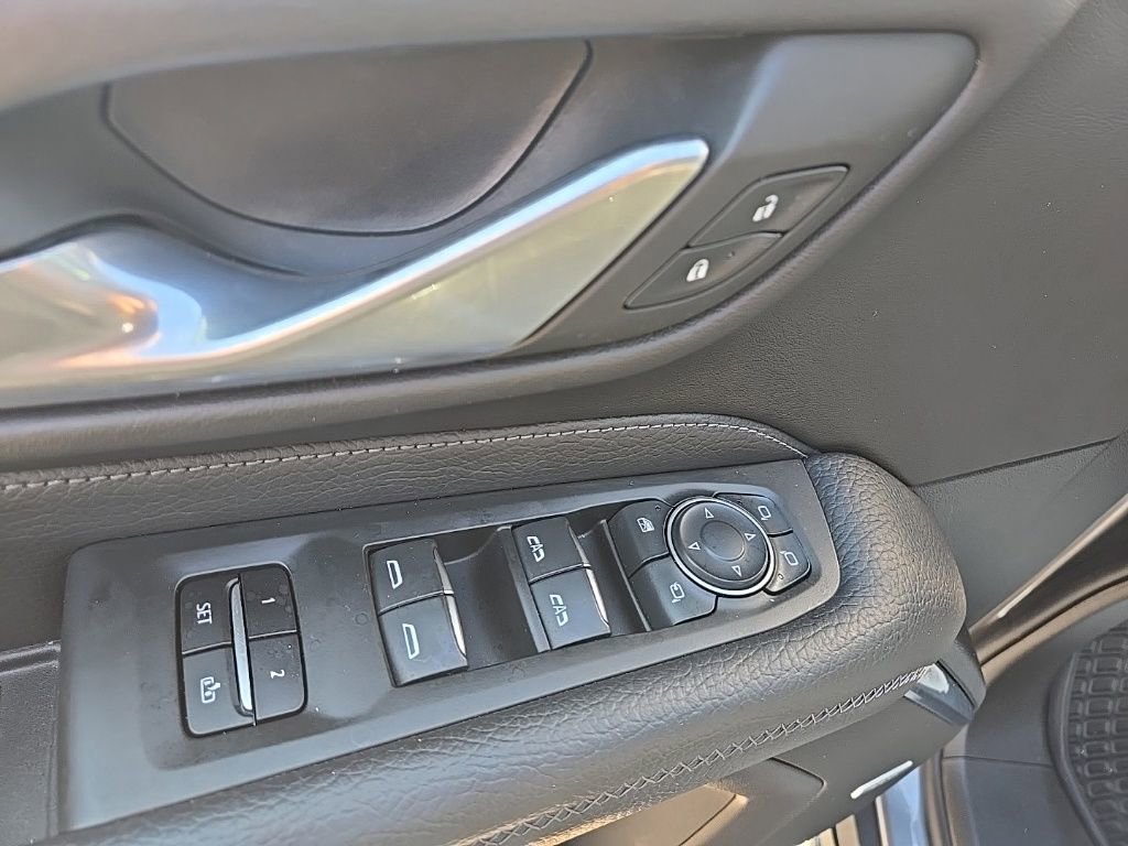 Used 2022 GMC Yukon XL Denali image 15