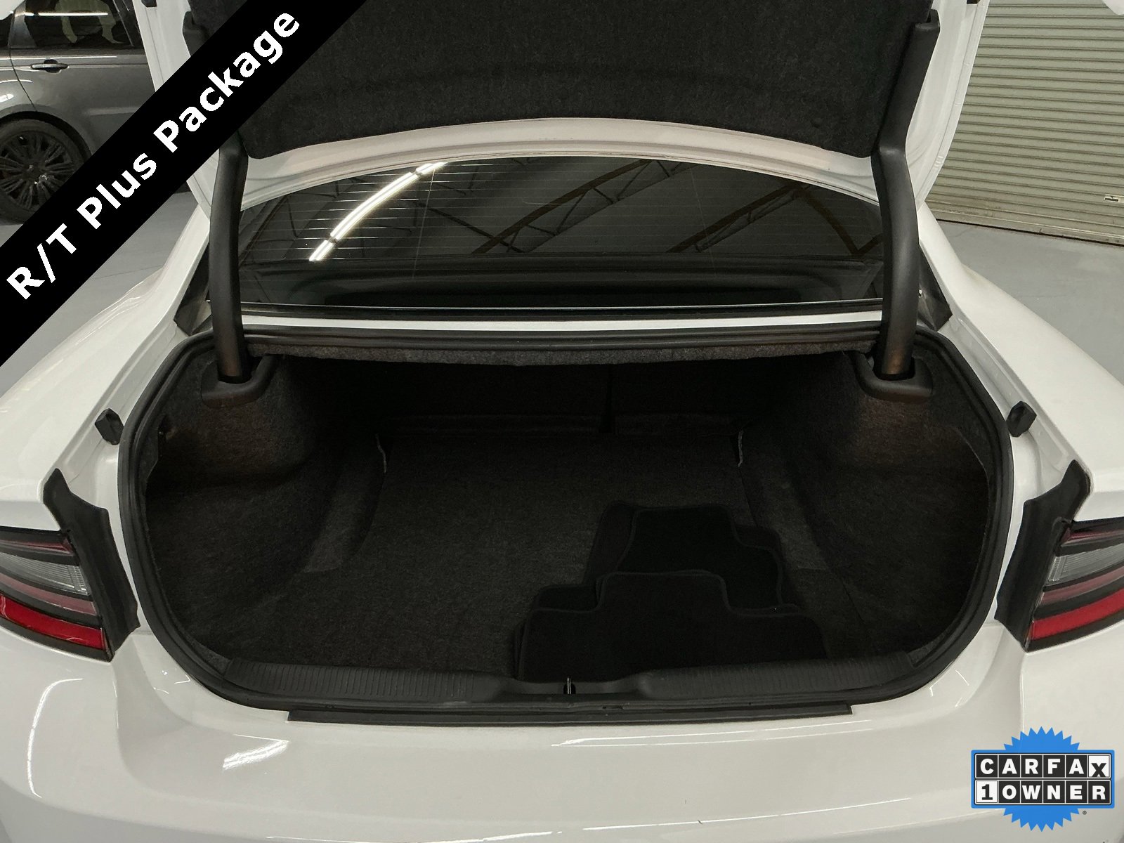 Used 2022 Dodge Charger R/T w/ Plus Group image 15