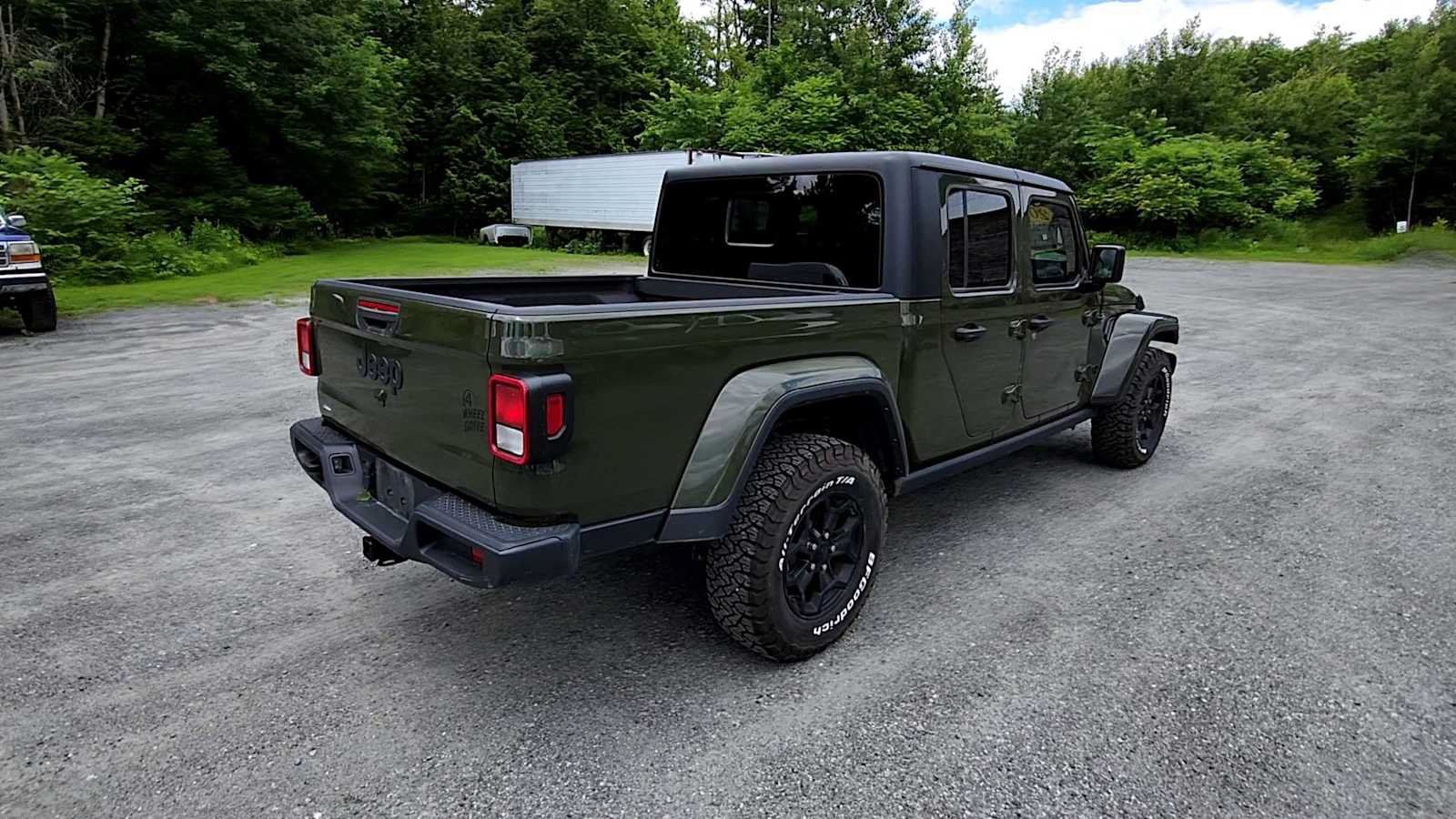 Used 2022 Jeep Gladiator Sport AWD/4WD image 8